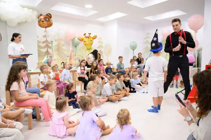 U Zagrebu otvoren Kids Club koji je inspiriran holističkim pristupom odgoju. U Zagrebu otvoren Kids Club koji je inspiriran holističkim pristupom odgoju.