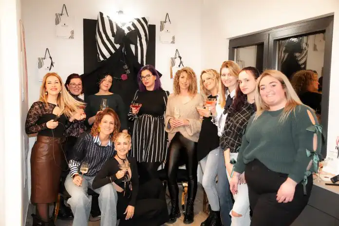 Sara Rosanda pokreće HAIR & NAILS ACADEMY – edukacija, zabava i inspiracija na jednom mjestu! Sara Rosanda pokreće HAIR & NAILS ACADEMY – edukacija, zabava i inspiracija na jednom mjestu!