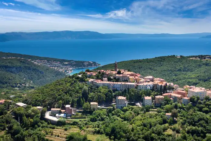 TZ Grada Labina organizira vođeno pješačenje Stazom Bellavista. TZ Grada Labina organizira vođeno pješačenje Stazom Bellavista.