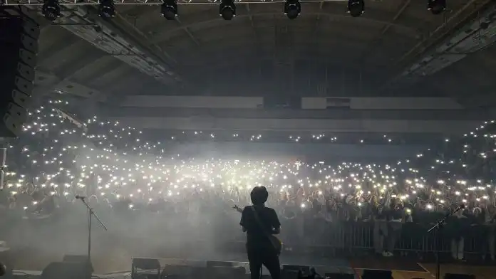 Bile smo i bilo nam je sjajno! Plavi Orkestar i riječka publika u velikoj su ljubavi. Bile smo i bilo nam je sjajno! Plavi Orkestar i riječka publika u velikoj su ljubavi.