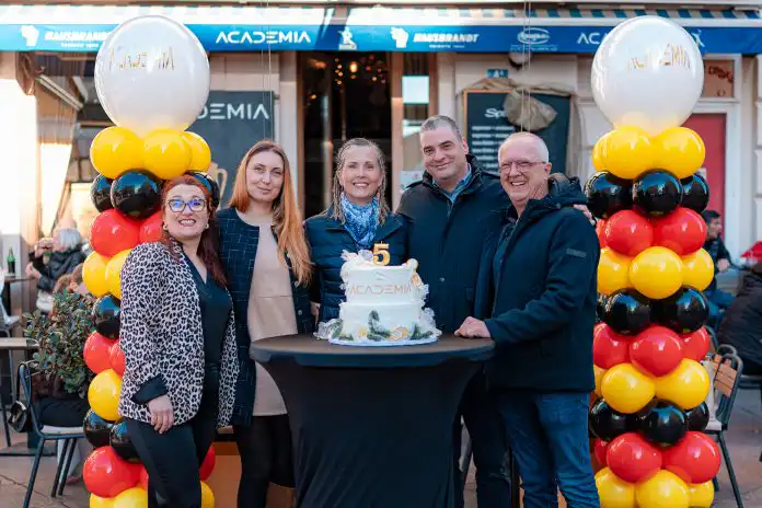 Caffe bar Academia proslavio petu godinu rada uz „Place of Excellence“ priznanje Caffe bar Academia proslavio petu godinu rada uz „Place of Excellence“ priznanje