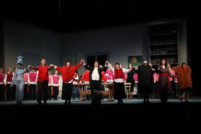 Blagdanski operni klasik „Ivica i Marica“ oduševio riječku publiku. Blagdanski operni klasik „Ivica i Marica“ oduševio riječku publiku.