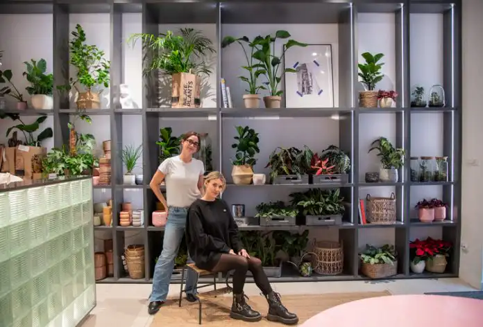 U centru Zagreba, bivša trgovina pretvorena u zeleni concept store brenda Biljke.Plants. U centru Zagreba, bivša trgovina pretvorena u zeleni concept store brenda Biljke.Plants.