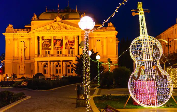 Znate li tko stoji iza brojnih dekoracija u našem kraju? Znate li tko stoji iza brojnih dekoracija u našem kraju?