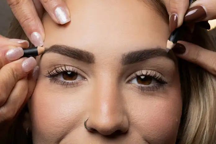 Kada ste zadnji put našiljili olovku za obrve? Evo zašto je to važno! Kada ste zadnji put našiljili olovku za obrve? Evo zašto je to važno!