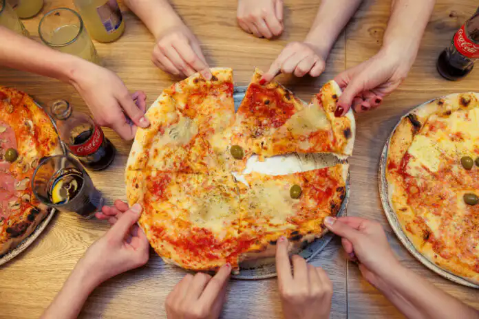 Pizzeria Antonio ove subote otvara sezonu. Vrijeme je za Pizza & Mingle u kvartu. Pizzeria Antonio ove subote otvara sezonu. Vrijeme je za Pizza & Mingle u kvartu.