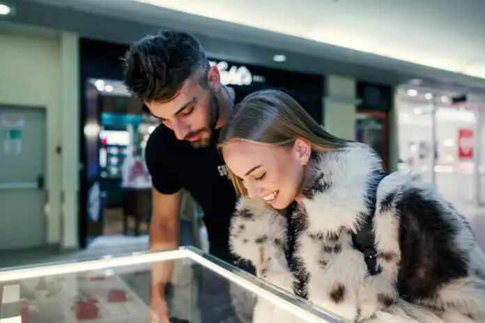 Dođite u Tower na Golden četvrtak! Savršena prilika za shopping i dodatne pogodnosti! Dođite u Tower na Golden četvrtak! Savršena prilika za shopping i dodatne pogodnosti!