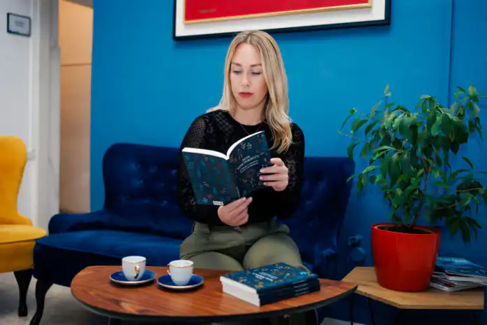 Jovana Čutul konačno ima promociju knjige “Žene koje pokreću” na svom zlatnom otoku, na Krku. Jovana Čutul konačno ima promociju knjige “Žene koje pokreću” na svom zlatnom otoku, na Krku.