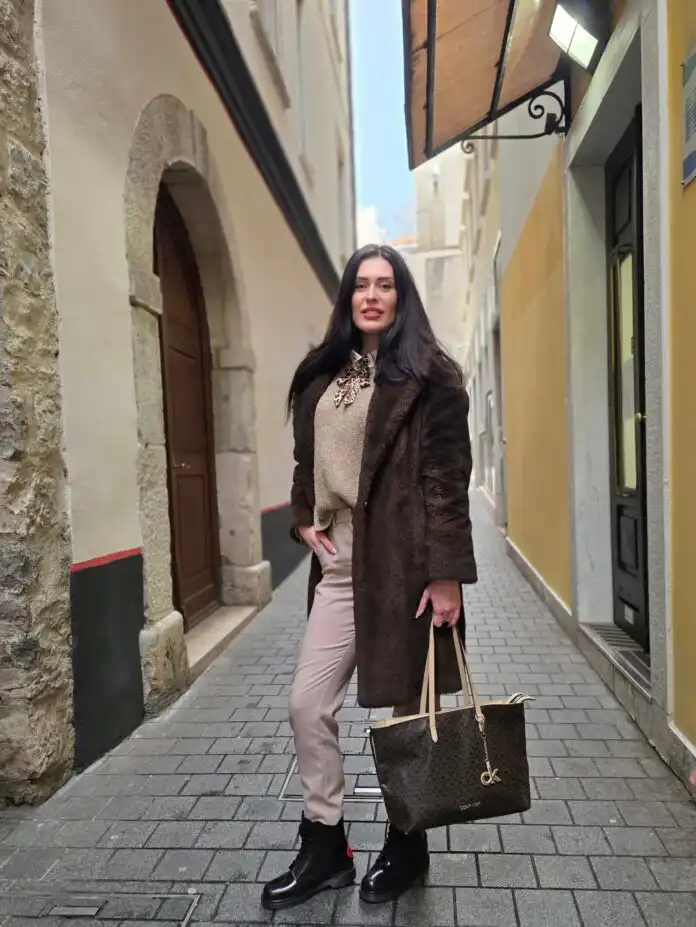 Ivana Jurčević otkriva što uvijek ima u torbi! Ivana Jurčević otkriva što uvijek ima u torbi!