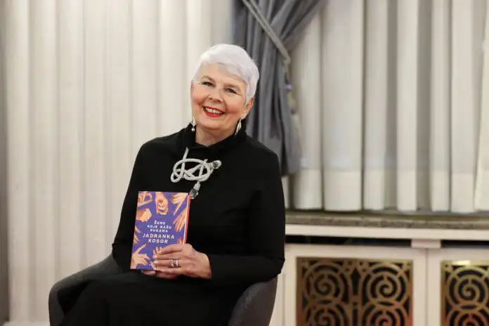 Jadranka Kosor će u GKR predstaviti knjigu “Žene koje mašu rukama” Jadranka Kosor će u GKR predstaviti knjigu “Žene koje mašu rukama”