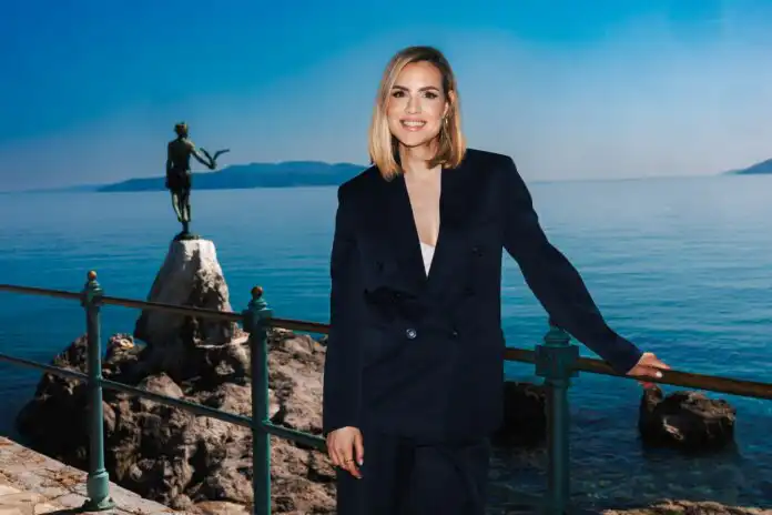 Ana Radišić dovodi „Putem oblaka” u Opatiju. Ana Radišić dovodi „Putem oblaka” u Opatiju.