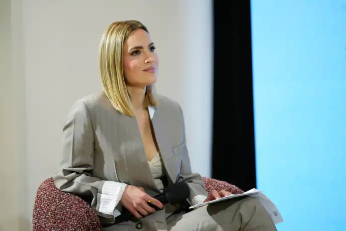 Ana Radišić s novim projektom u Opatiji okupila brojna lica Ana Radišić s novim projektom u Opatiji okupila brojna lica