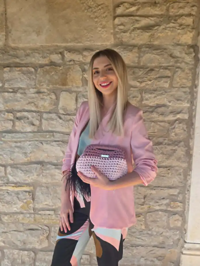 Monika Juršević, Borshica, otkriva sve o brendu i što uvijek ima u svojoj torbici. Monika Juršević, Borshica, otkriva sve o brendu i što uvijek ima u svojoj torbici.