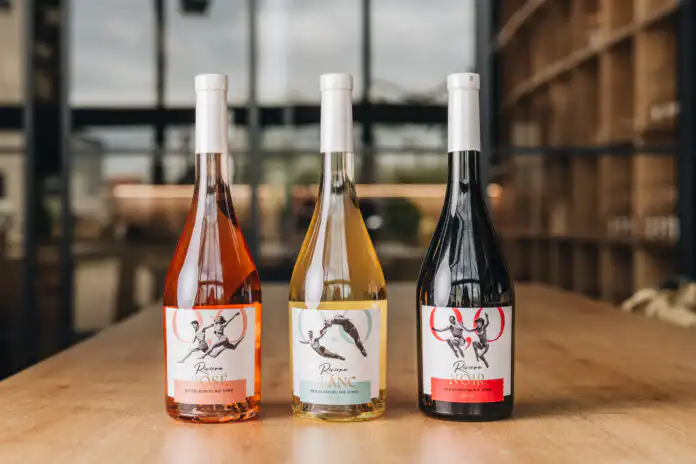 Agrolaguna predstavlja bezalkoholno vino kao odgovor na globalne trendove. Agrolaguna predstavlja bezalkoholno vino kao odgovor na globalne trendove.