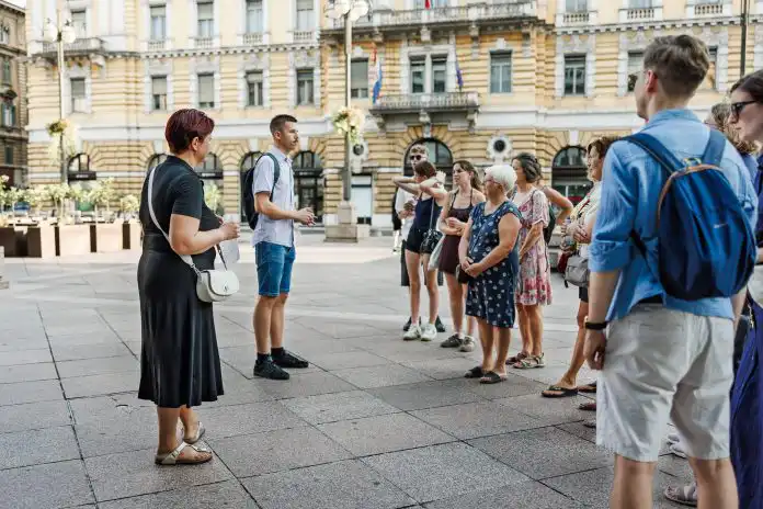 Znate li da možete razgledati Rijeku besplatno? Rijeka Free Tour je baš dobra ideja za lokalce i goste. Znate li da možete razgledati Rijeku besplatno? Rijeka Free Tour je baš dobra ideja za lokalce i goste.