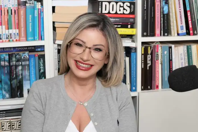 Barbara Udovičić: Prva knjiga stiže u rujnu. Barbara Udovičić: Prva knjiga stiže u rujnu.