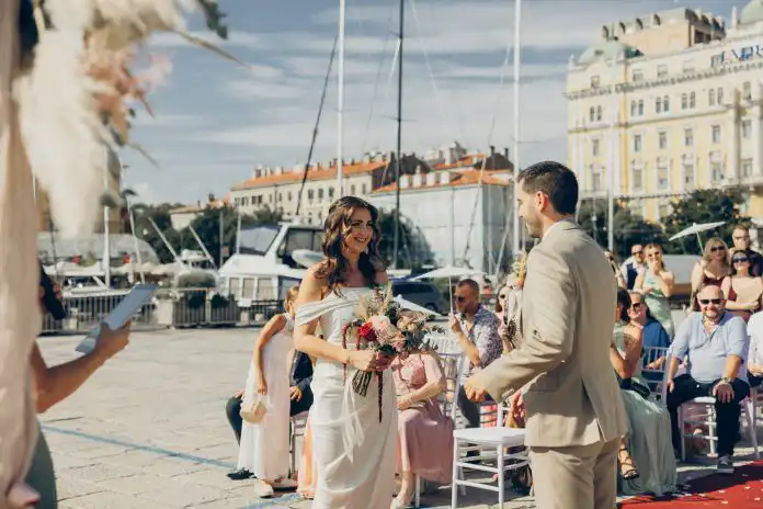 Vjenčanje u centru Rijeke otkriva zanimljivu pozadinu. Vjenčanje u centru Rijeke otkriva zanimljivu pozadinu.