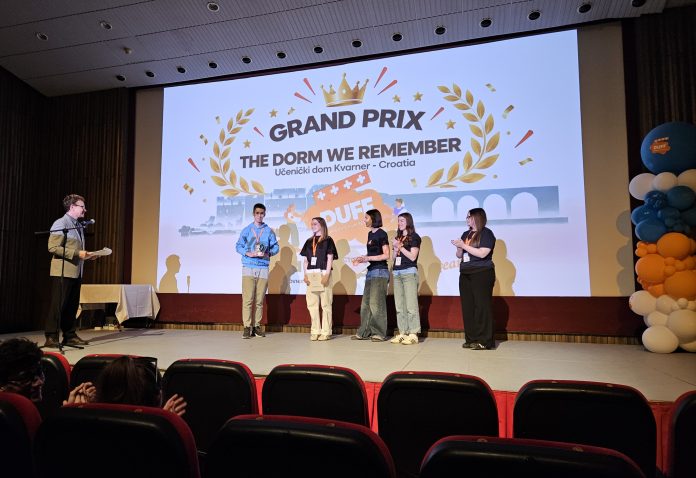 Dokumentarni film „Dom koji se pamti” u produkciji Učeničkog doma Kvarner iz Rijeke osvojio Grand Prix na Dubrovnik Film Festivalu. Dokumentarni film „Dom koji se pamti” u produkciji Učeničkog doma Kvarner iz Rijeke osvojio Grand Prix na Dubrovnik Film Festivalu.